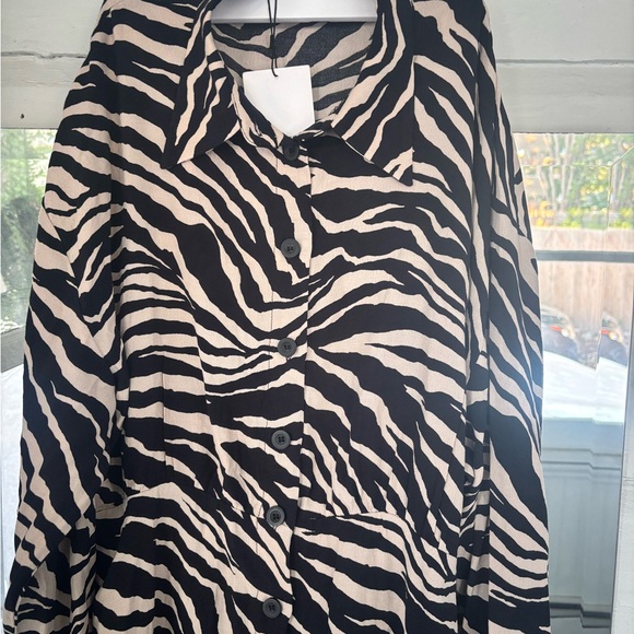 Zara Black and Cream Animal Print Shirt - Picture 4 of 6